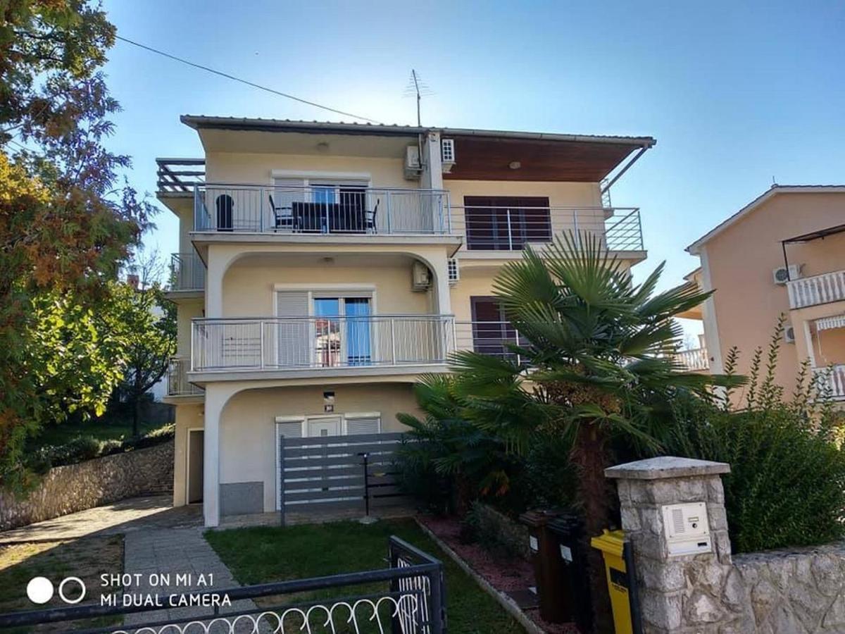 Apartment Vesel Малинска Екстериор снимка