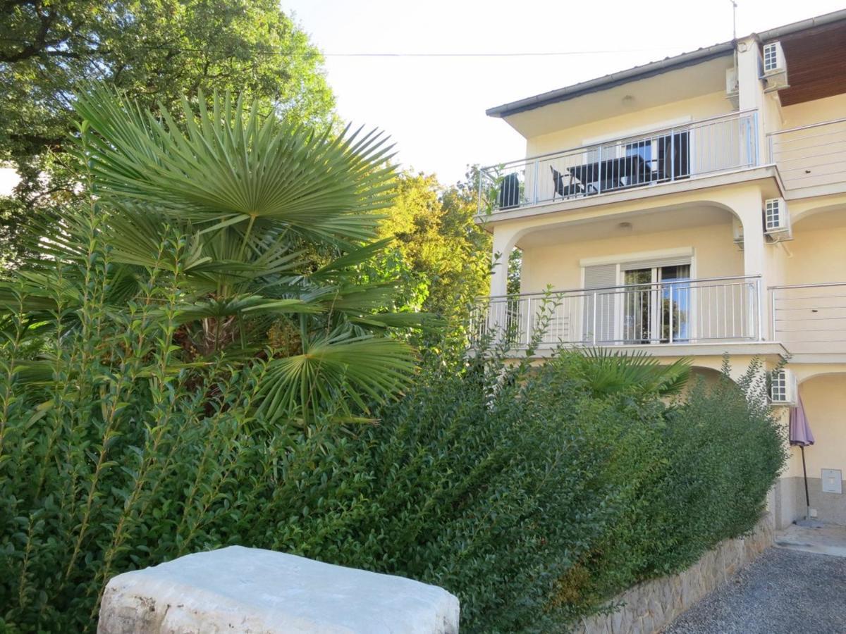 Apartment Vesel Малинска Екстериор снимка