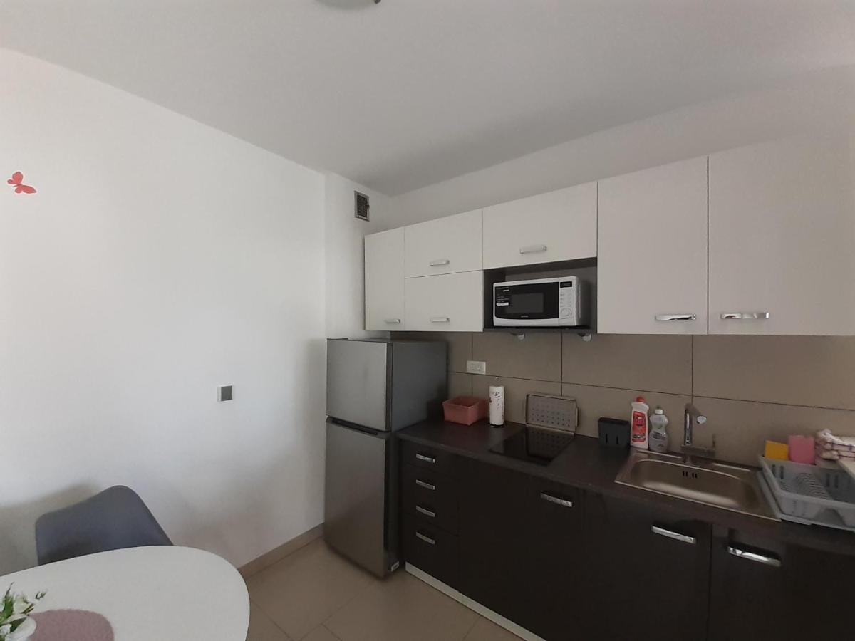 Apartment Vesel Малинска Екстериор снимка