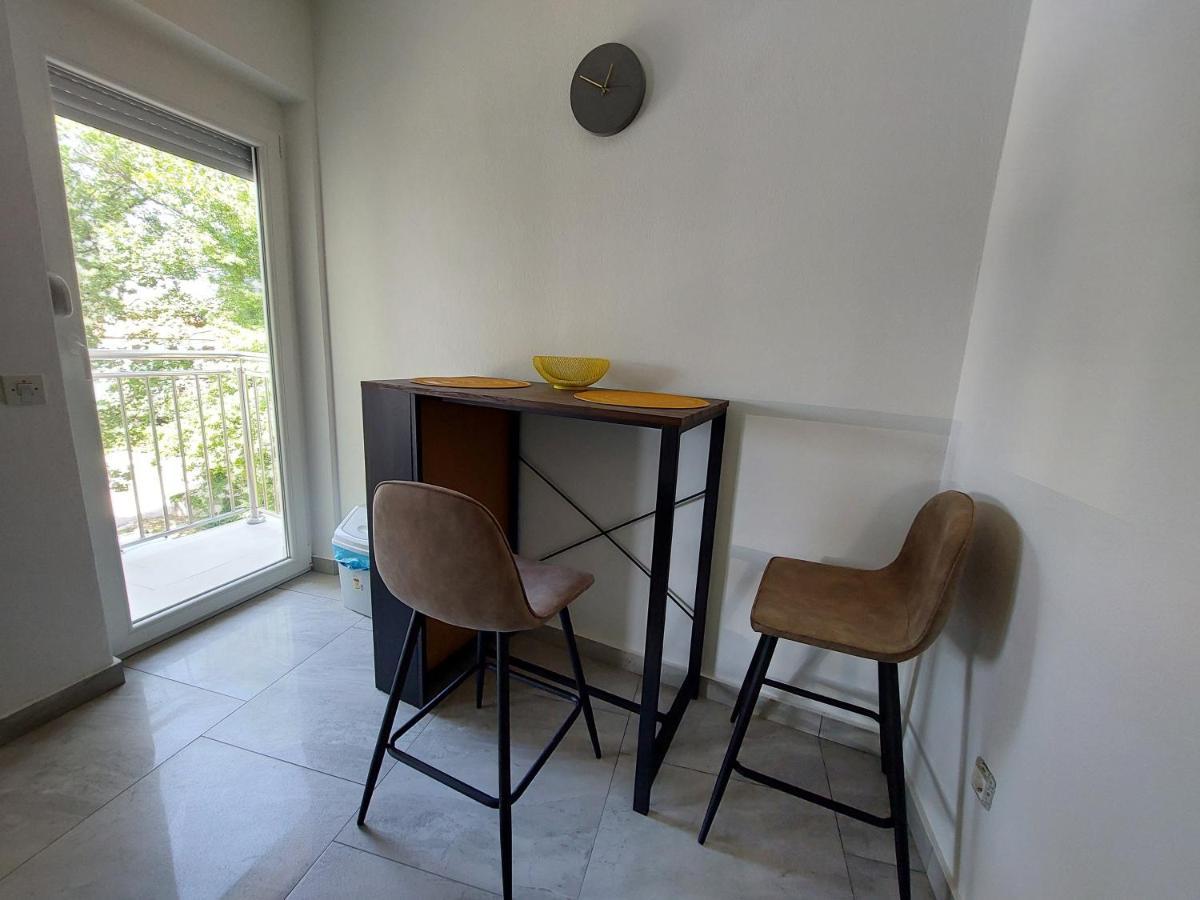 Apartment Vesel Малинска Екстериор снимка