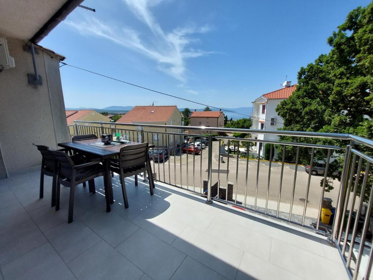 Apartment Vesel Малинска Екстериор снимка