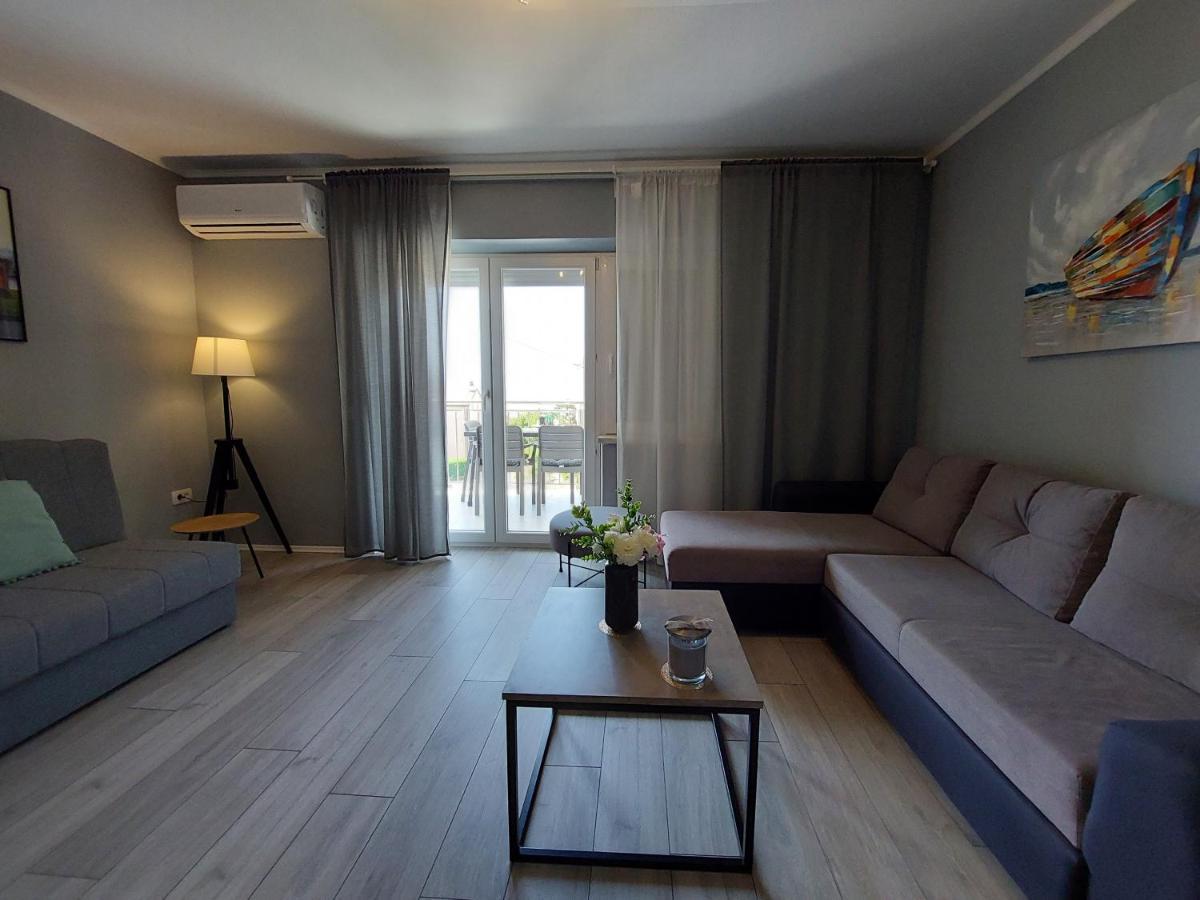 Apartment Vesel Малинска Екстериор снимка